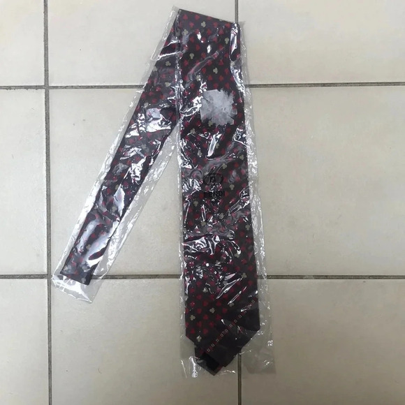 Fendi Roma vintage 100% Silk made in Italy  slim tie, grey red white clubs print - Picture 2 of 9